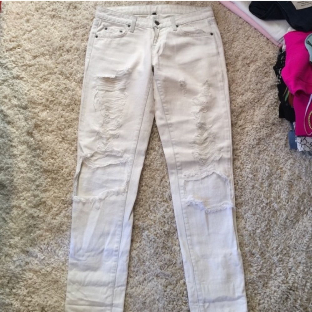 White distress boyfriend jeans from LF